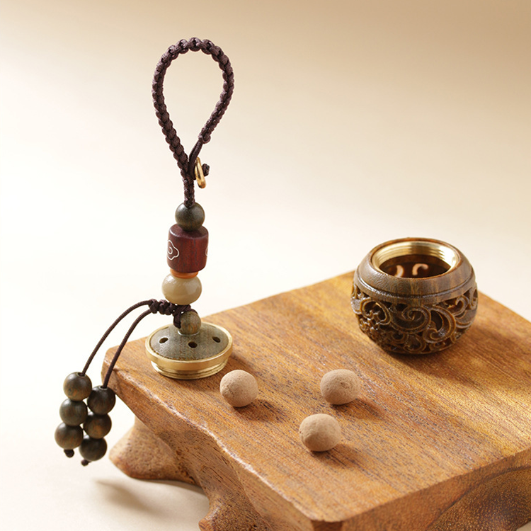 Green Sandalwood Diffuser Pendant Improves Meditation Concentration